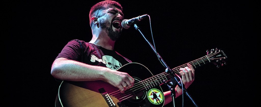 Loitered Lens: Billy Bragg and Sean McGowan - Trebuchet